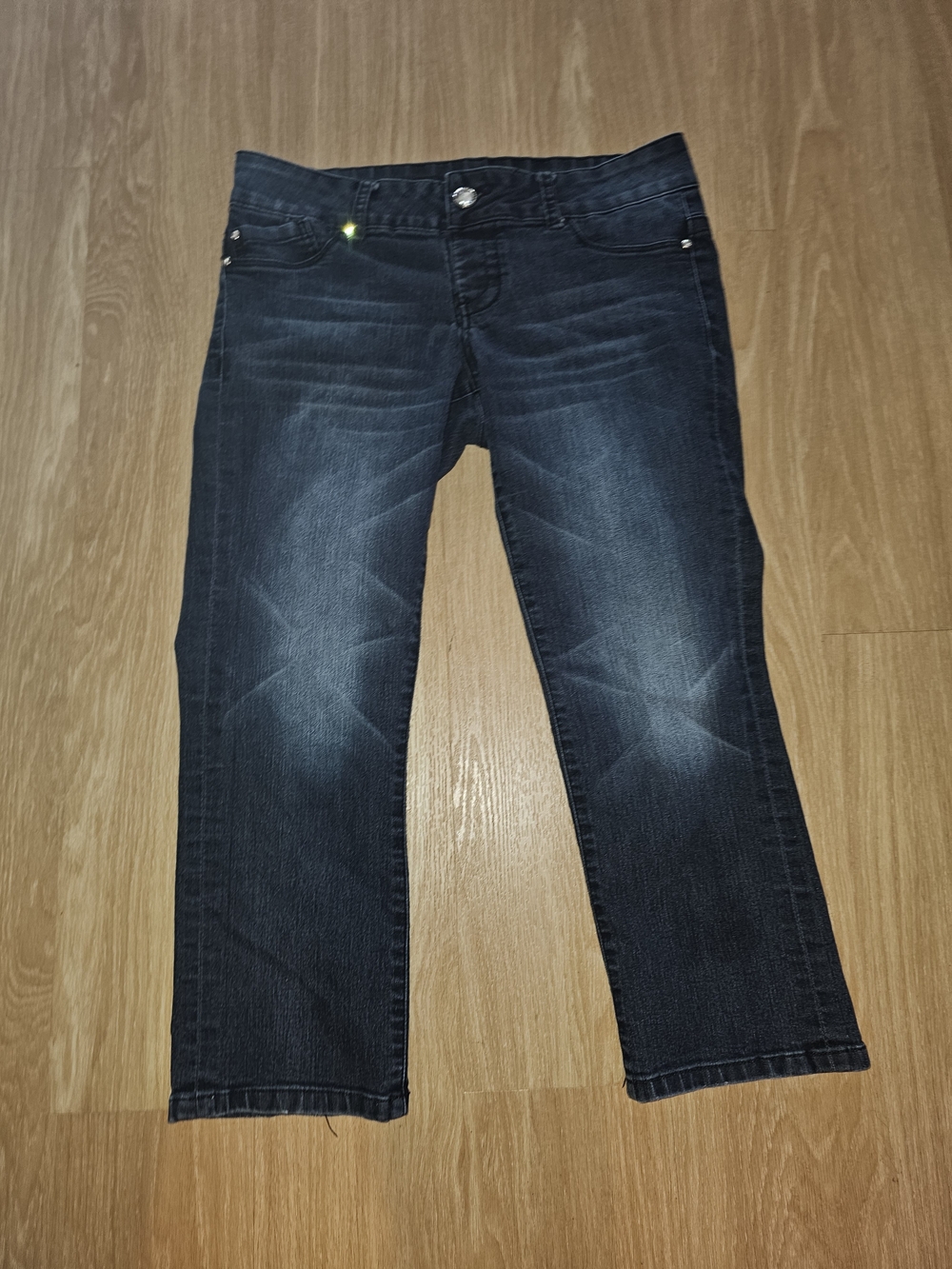 Studio Y Dark Wash Blue Capris